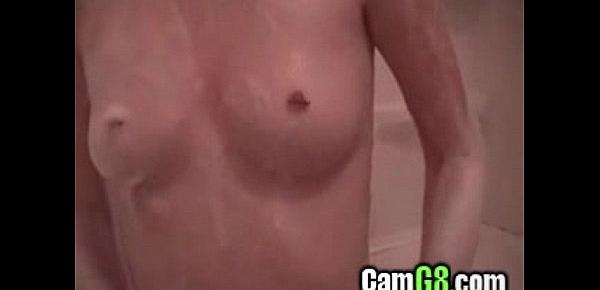  Stunning body on his cute girlfriend in the bathtub - camg8